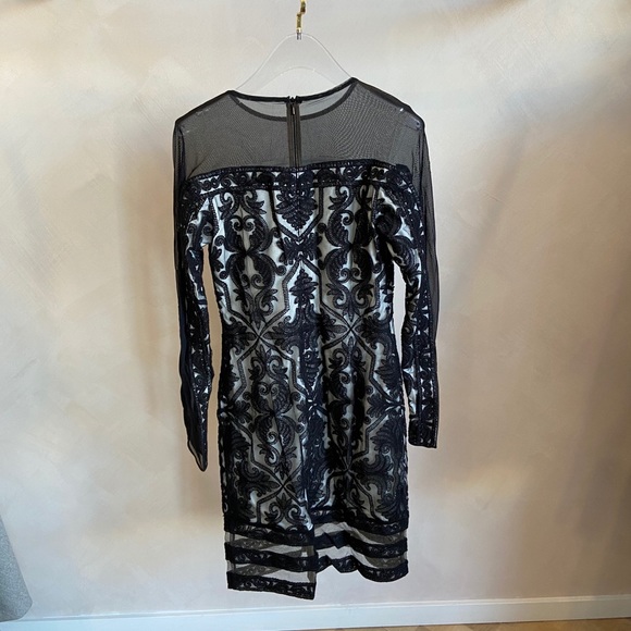 Tadashi Shoji Contour Panel Lace Cocktail Dress - Picture 1 of 5